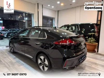 Hyundai Ioniq Standard 4