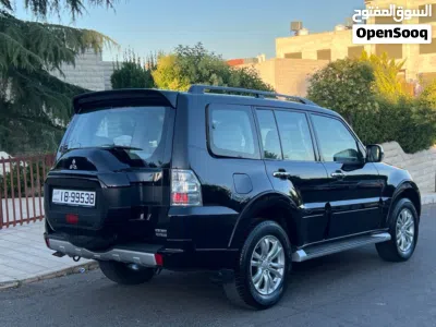 Mitsubishi Pajero GLS 2