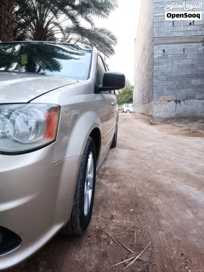 Dodge Caravan Standard 3