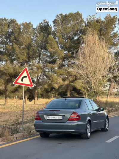 Mercedes Benz E-Class E 240 2