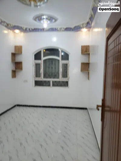عماره عرطه للبيع شارع مارب سوق صرف 4