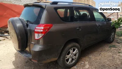 Toyota RAV 4 SE 3
