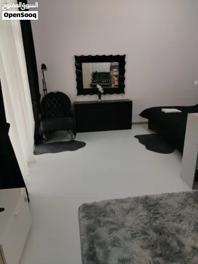 Premium Renovated Studio High Floor 760 Sq.Ft Great Investment 4