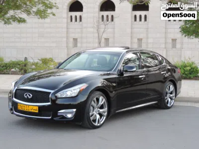 Infiniti Q70 Luxe 2