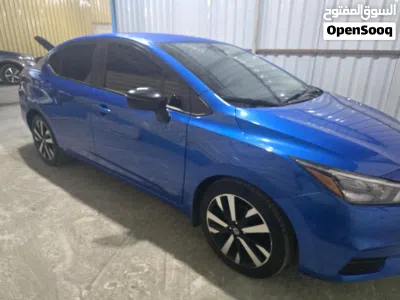 Nissan Versa SR 3