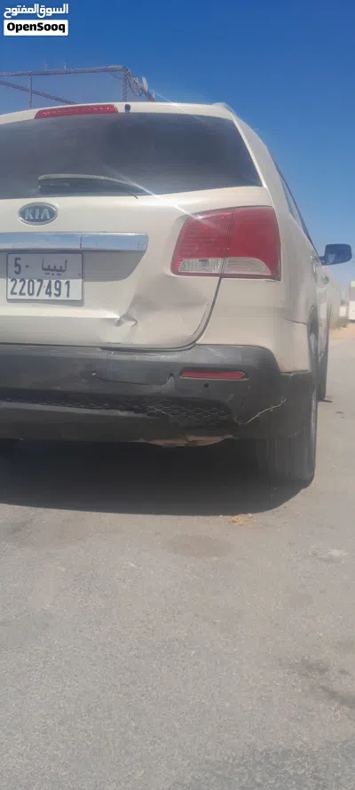 كيا سورينتو Standard 4