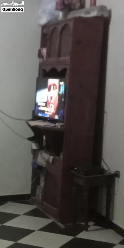 سرير ودولاب ونيش خشبي حالة جيدة 3