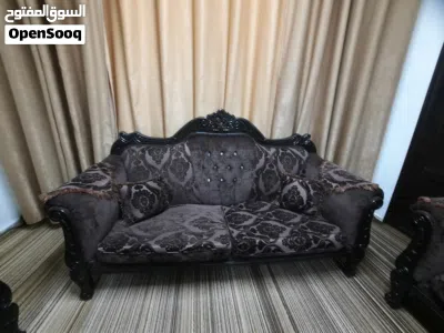 طقم كنب مستعل بحالت الجديد للبيع بسعر 110 2