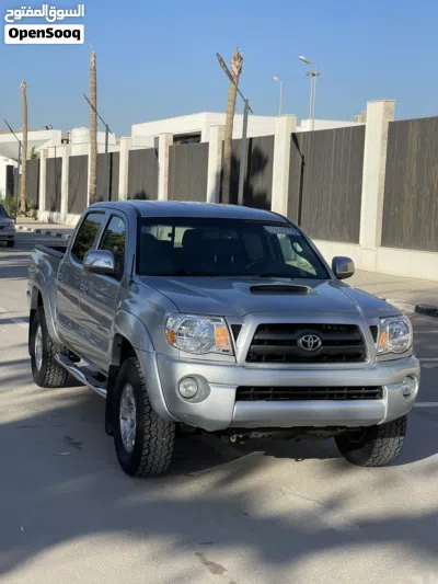 Toyota Tacoma SR5 2