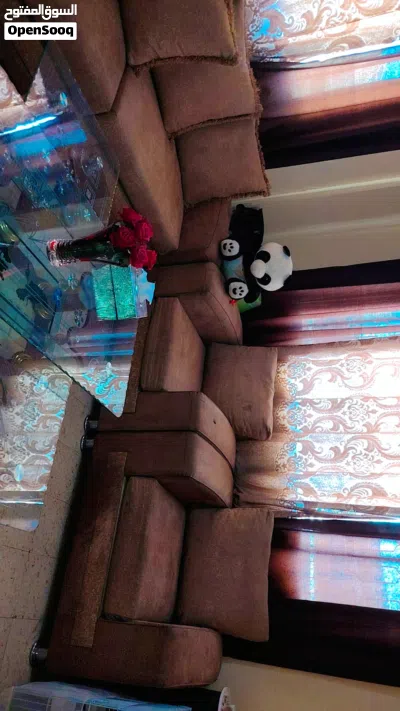طقم كنب تفصيل وطاولات سيكوريت بحالة جيده 3
