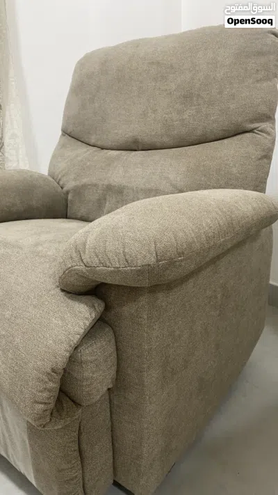 كرسي ريكلاينر شبه جديد كنبrecliner chair 3