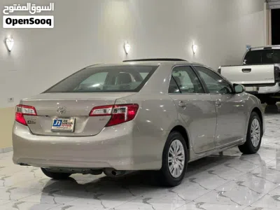 Toyota Camry LE 4