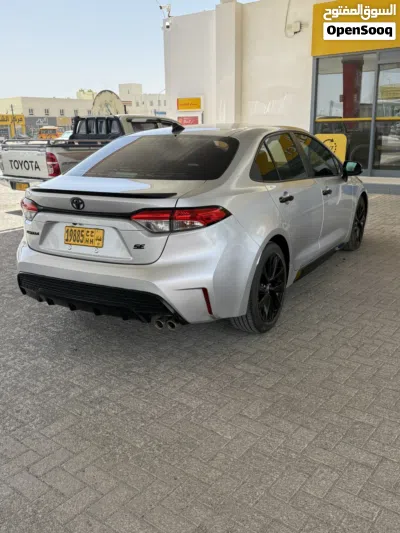 Toyota Corolla SE 4