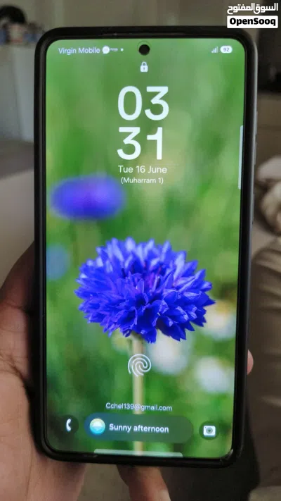I bought this phone in October, it is in brand new condition, I am having money problem, that is why 3