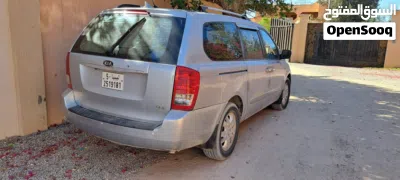 Kia Carnival LX 2
