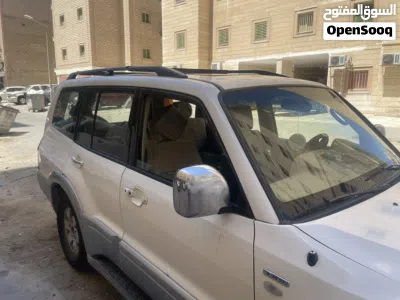 Mitsubishi Pajero GLS 4