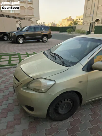 Toyota Yaris Basic 2