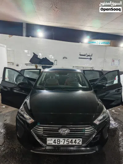 Hyundai Ioniq Standard 4