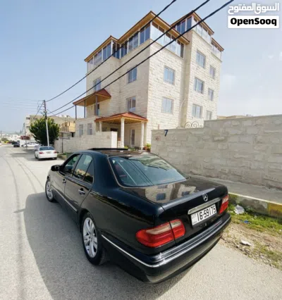 مرسيدس بنز الفئة-E E 200 2
