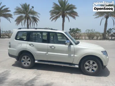 Mitsubishi Pajero GLS 2