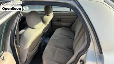 Ford Crown Victoria Standard 3