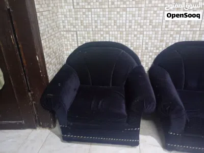 طقم كنب للبيع المستعجل اسود منقط أبيض 2