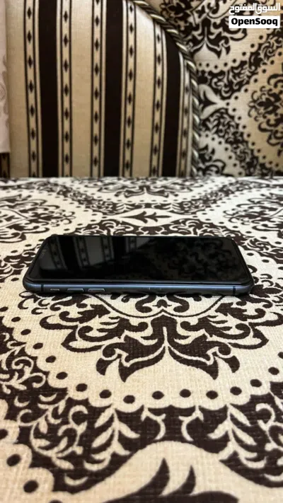 للبيع ايفون 11 /128 GB 4