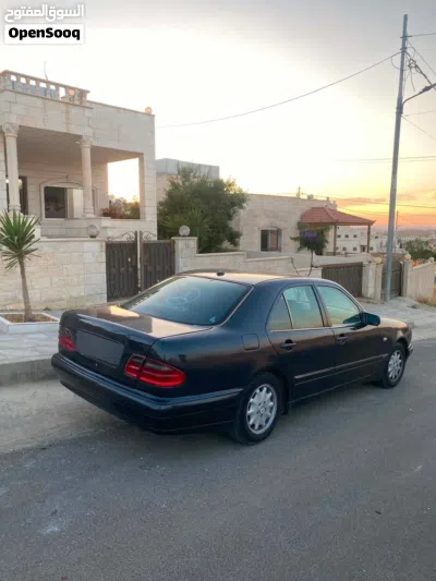 مرسيدس بنز الفئة-E E 200 4