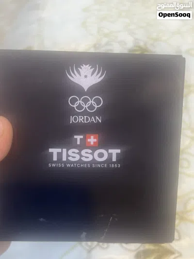 Tissot) السويسرية الفاخرة، المصممة خصيصًا لحماية وتخزين الساعات، وتتميز بشعار الشركة الشهير 4
