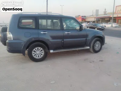 Mitsubishi Pajero GLS 2