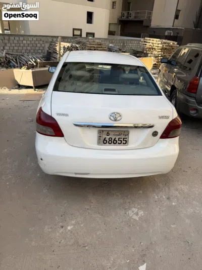 Toyota Yaris Basic 3