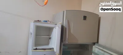 ثنتين ثلاجات عرطه لمده 24 ساعه 2