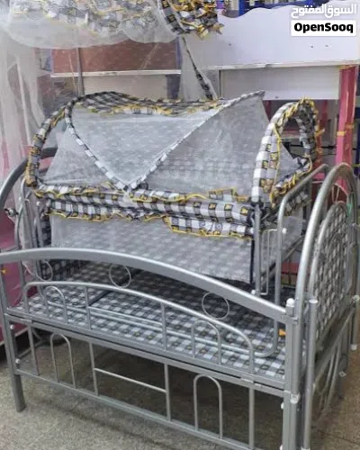 هزاز صغير داخل سرير كبير (حديد) ،يمكن فصلهما بسهوله ،اللون نفس الموضح بالصور، 3