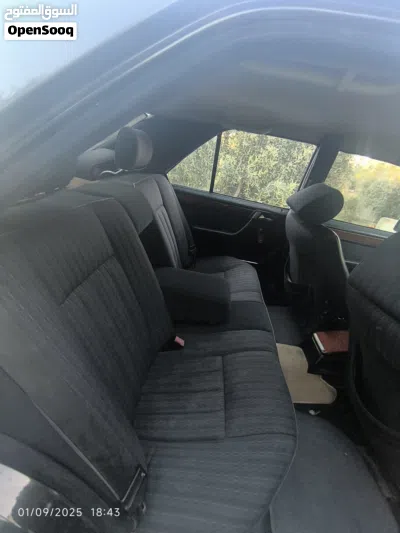 Mercedes Benz E-Class E 200 3