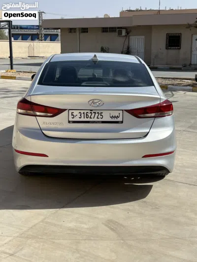 Hyundai Elantra GL 2