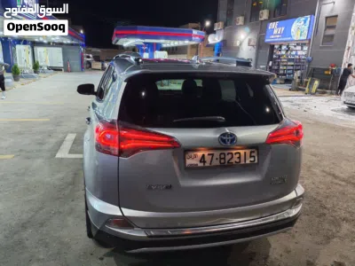 Toyota RAV 4 Limited 3