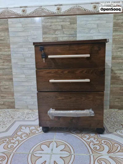 ميز مكتبي مع دولاب استعمال شهر 2