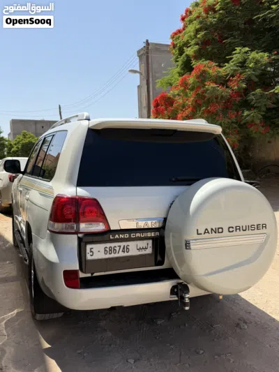 Toyota Land Cruiser GXR 4