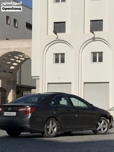 Toyota Camry SE 2