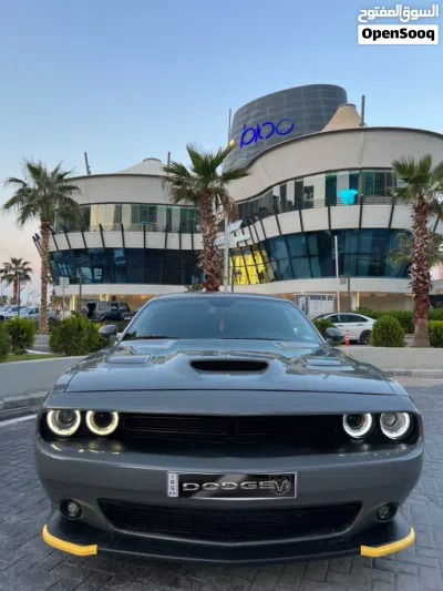 Dodge Challenger SXT 2