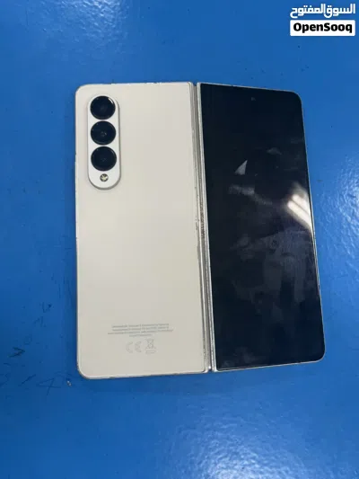 زد فولد 4 512غيغا شاشه داخليه خربانه: سعر 700 من الاخير 2
