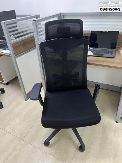 أغراض مكتبية شبه جديدة للبيع Pre-Owned Office Furniture for Sale 2