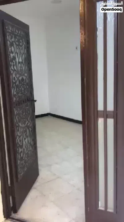 شقة في الاعظمية شارع عشرين طابق قريبة على سوك الاعظمية الكبير 4