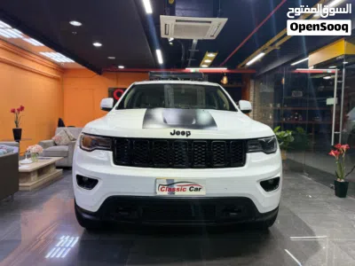 Jeep Grand Cherokee Laredo A 2