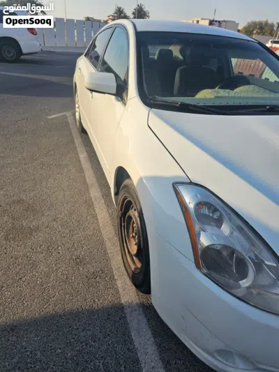 Nissan Altima Standard 3