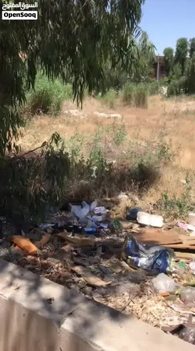أرض تجارية للبيع 2