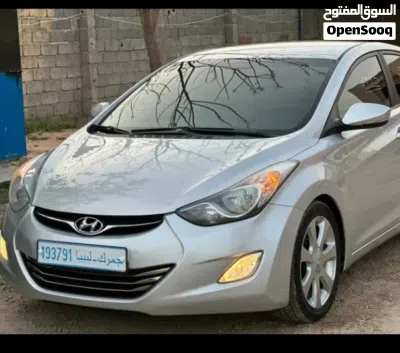 هيونداي افانتي Standard 2