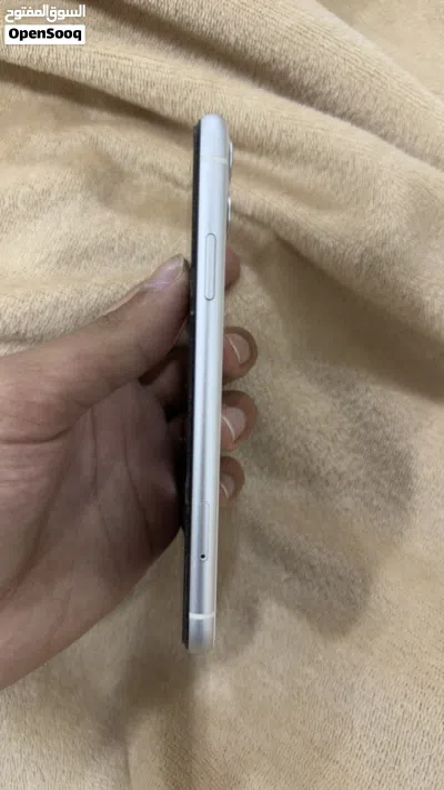 آيفون 11 عادي 4