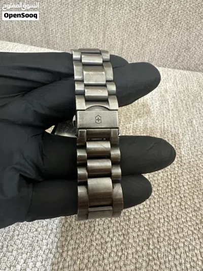 ساعه victorinox Swiss army اصدر ملكي 2