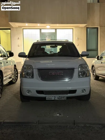 GMC Yukon Denali 3